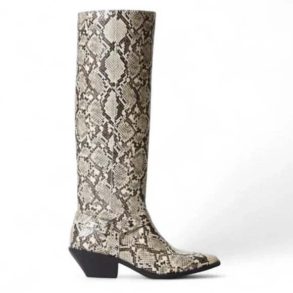 🟤🟤 (S O L D) JustFab Goldie Snakeskin Print Flat Boot Size 9- New in Box - Picture 3 of 10